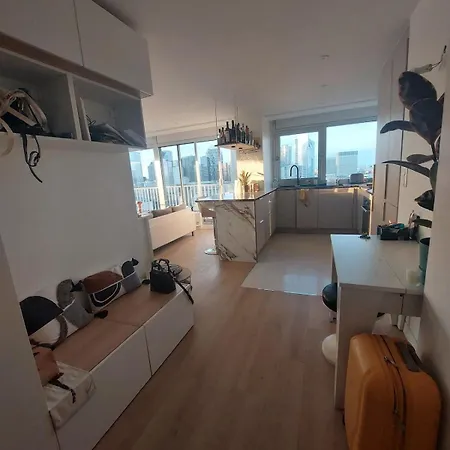 Apartment Appt Neuf Balcon Vue Panoramique La Defense Et Paris